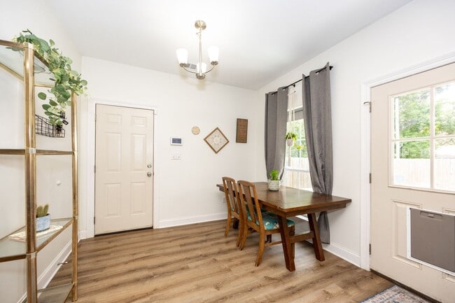 Building Photo - 1648 Mary Evers Dr