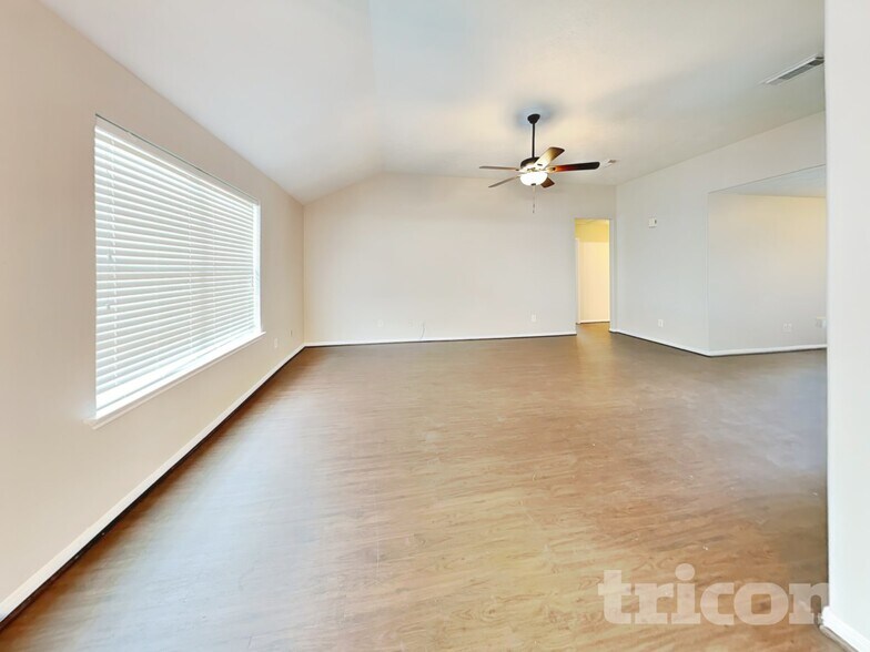 Building Photo - 12230 Scarlet River Dr