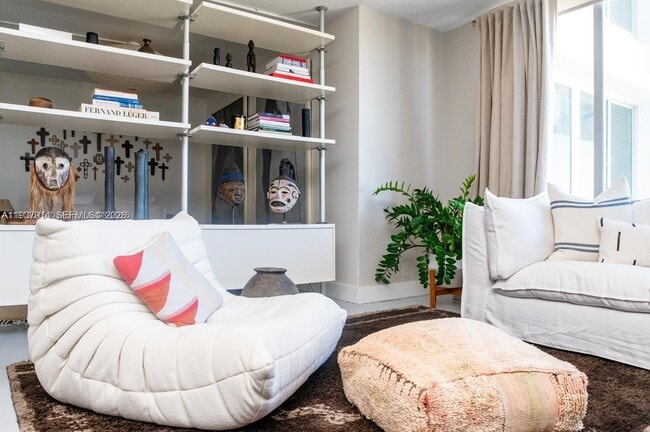 Building Photo - 1000 West Ave