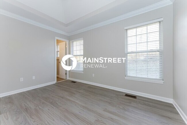 Building Photo - 3 Bedroom Pet-Friendly Home in Independence, MO with Main Street Renewal