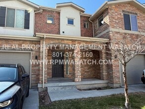 Building Photo - 656 E Nikita Cv