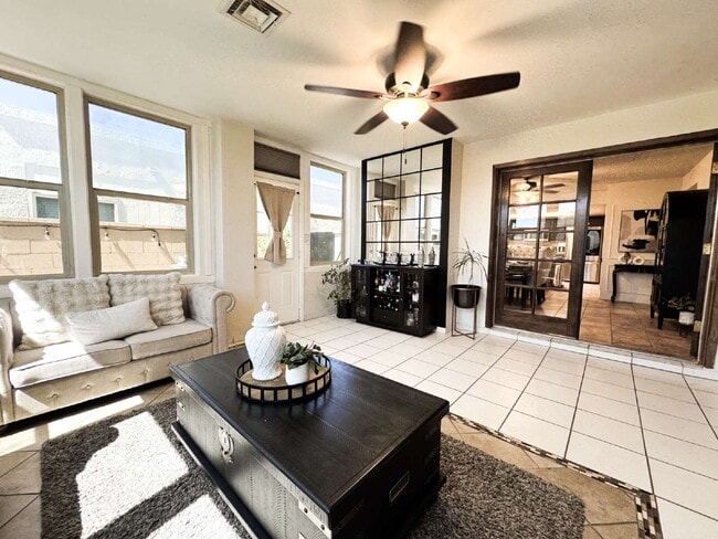 Building Photo - "Well Maintained 3 Bedroom, 2 Bathroom Pool Home in Yuma Corona!"