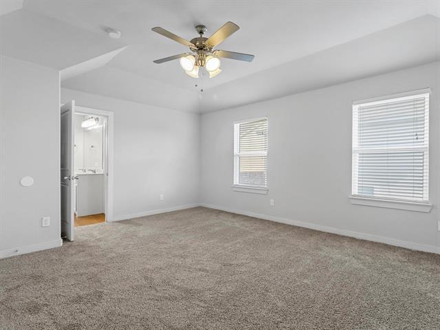 Building Photo - 9941 Ironhorse Dr