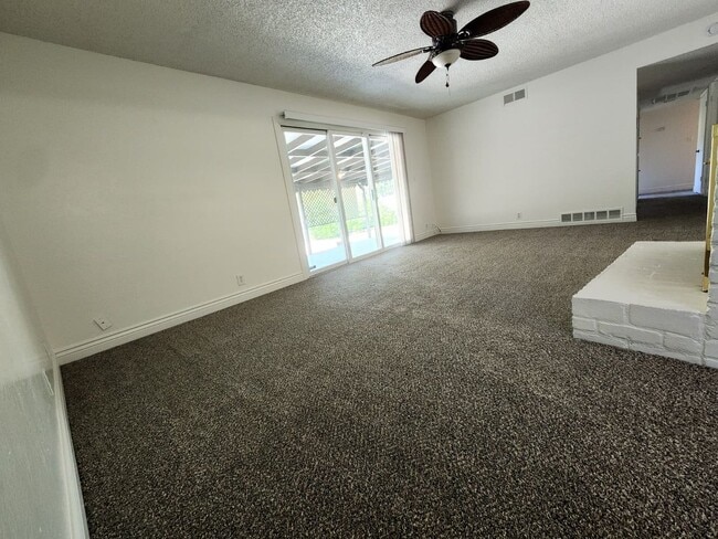 Building Photo - Rancho Cordova 3 Bedroom 2 Bath