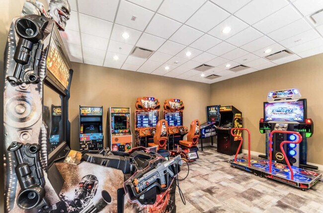 Building Photo - 2422 Dubai St