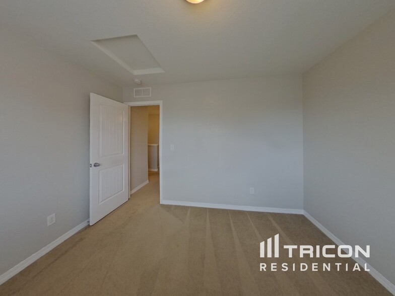 Building Photo - 9563 Desert Poppy Ln