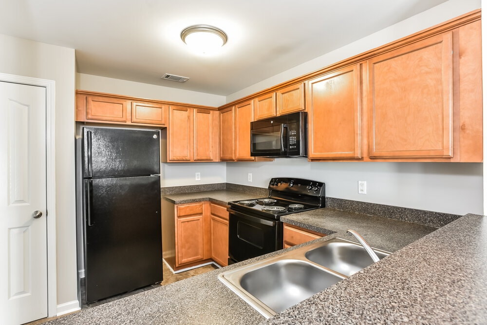 Building Photo - 8043 Logan Dr