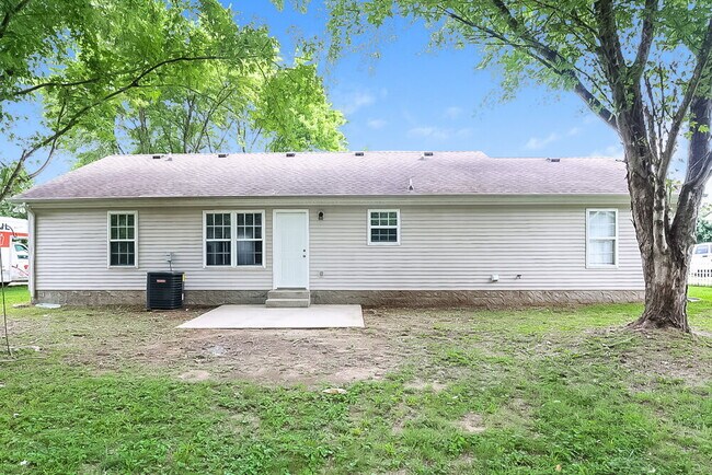 Building Photo - 2044 Horncastle Dr