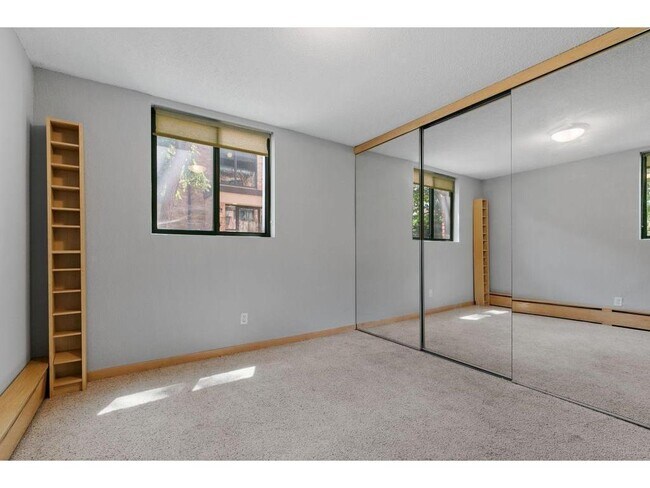 Building Photo - 2530 1st Ave S