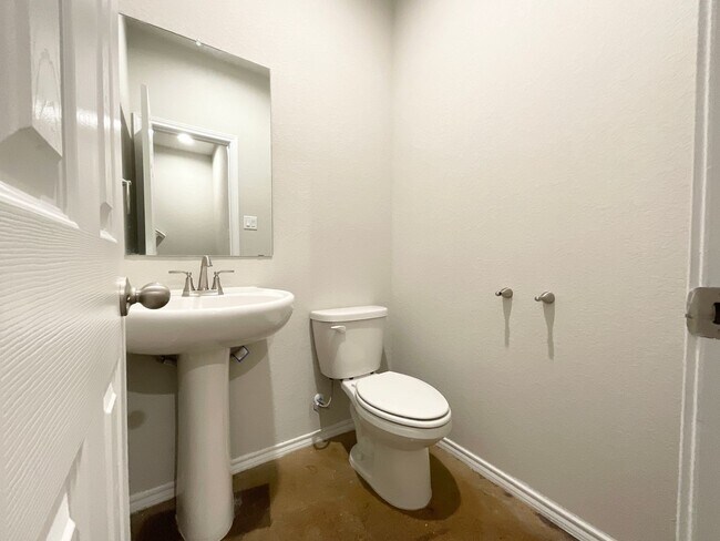 Building Photo - Luxury 2-story | 3-bedroom | 2.5-bath  dup...