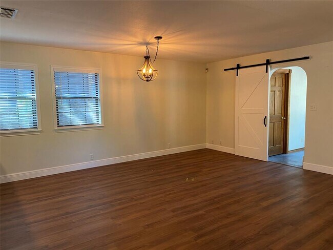 Building Photo - 15410 Enid Dr