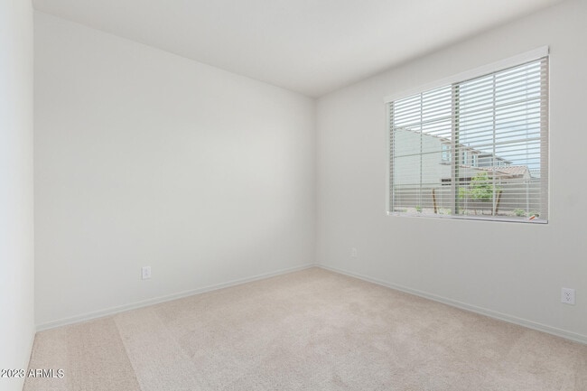 Building Photo - 8529 S 67th Dr