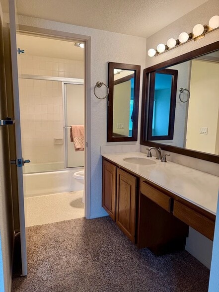 Building Photo - 74 Montego Ct