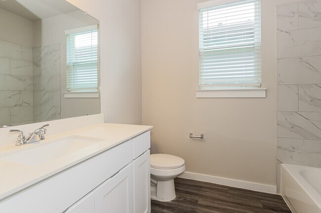 Building Photo - 18322 W Centro Cir