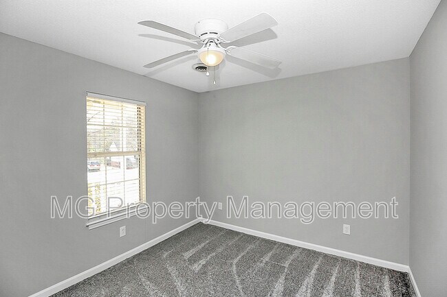 Building Photo - 141 Brookshire Dr