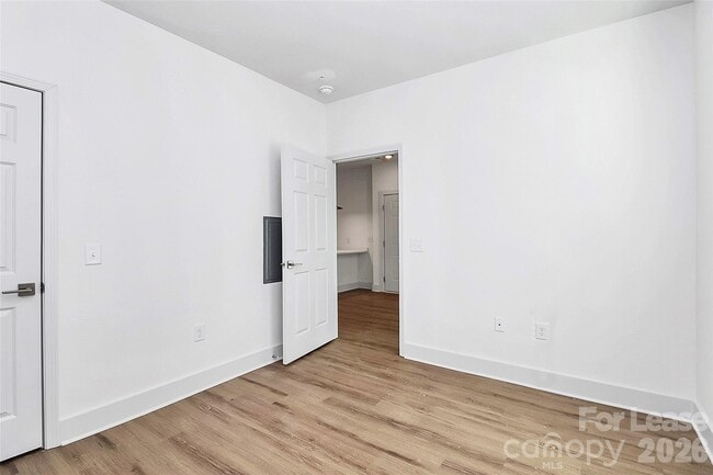 Building Photo - 3515 Markland Dr