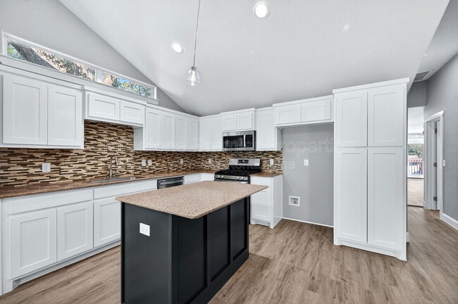 Building Photo - 1803 W Hull St