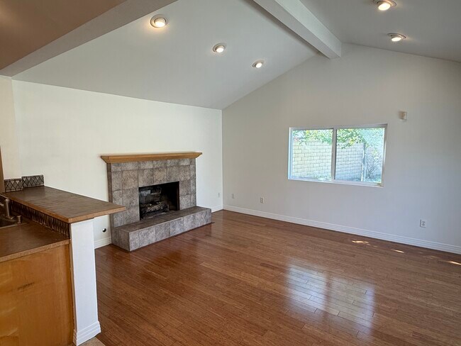 Building Photo - 17891 Quintana Ln
