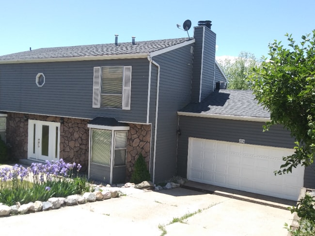 Building Photo - 374 Ridgecrest Dr