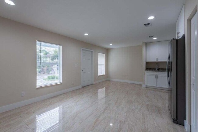 Building Photo - 5173 Clouse Rd