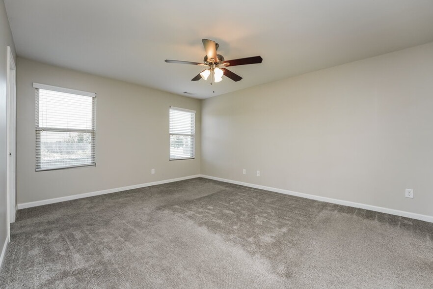 Building Photo - 3458 Sandstone Trail SE