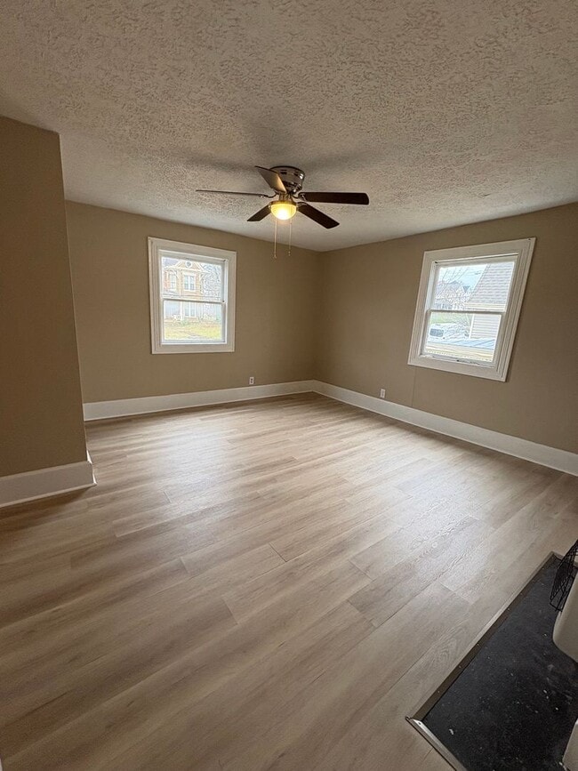 Building Photo - 223 Boone Ave