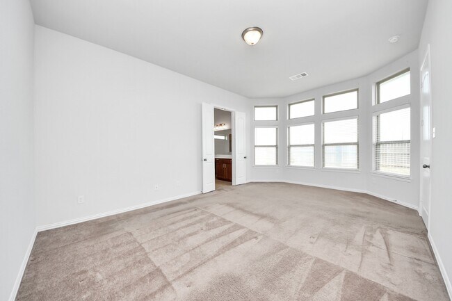 Building Photo - 165 Sunray Creek Dr