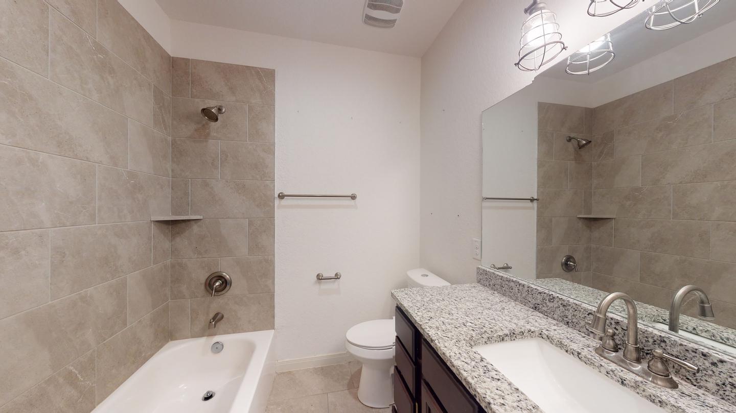 Building Photo - Stunning Ridgeview home close to North Star Mall