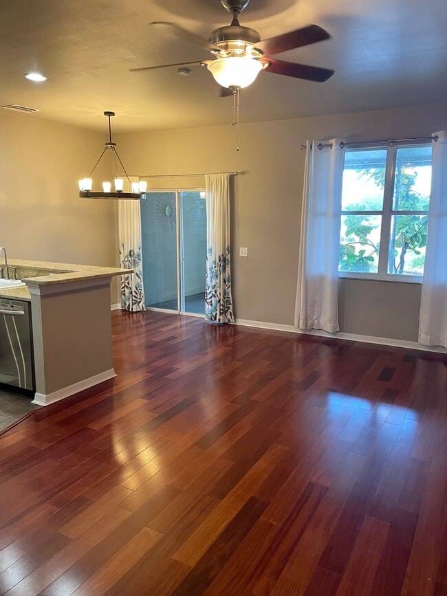 Building Photo - 643 Vallance Way NE