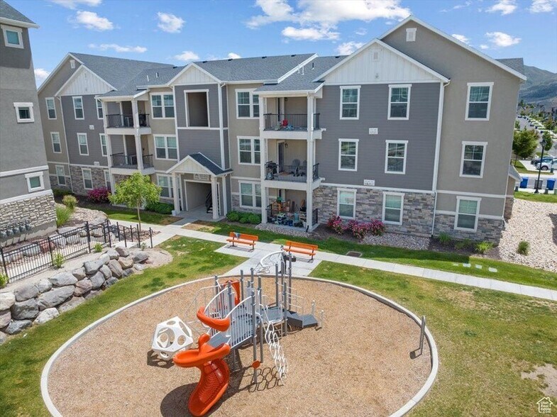 Building Photo - 1776 W Newcastle Ln