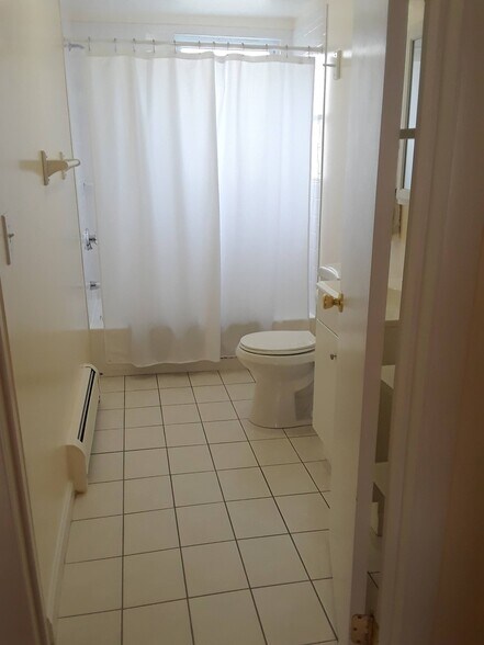 Bathroom - 56 Fulton St