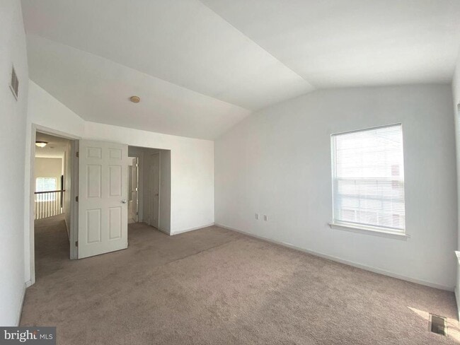 Building Photo - 234 Larkspur Ln