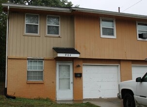 Building Photo - 904 Pennsylvania St