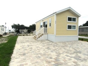 Building Photo - 279 Oak Harbor Camp