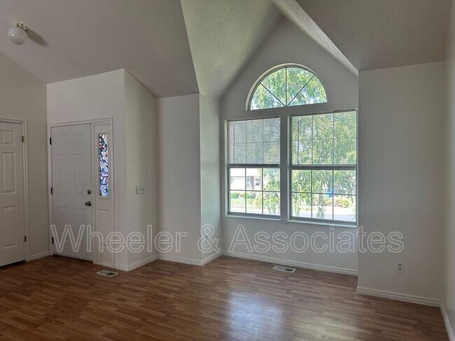 Building Photo - 1315 S 120 E