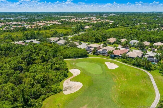 Building Photo - 4646 NW Wandering Oak Ct