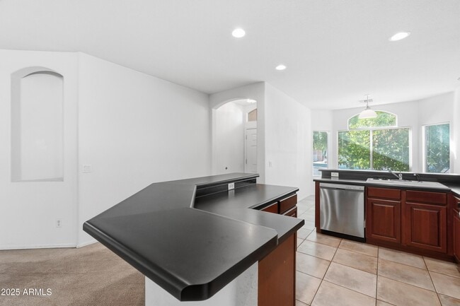 Building Photo - 14568 W Crocus Dr