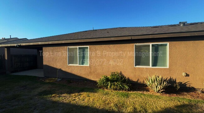 Building Photo - Newer home in desirable part of Visalia!!
