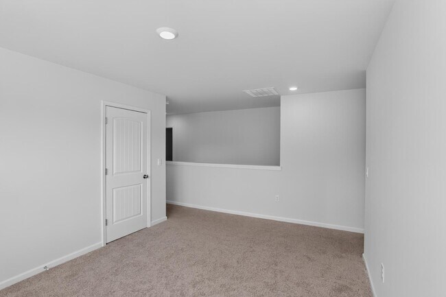 Building Photo - 383 King Vlg