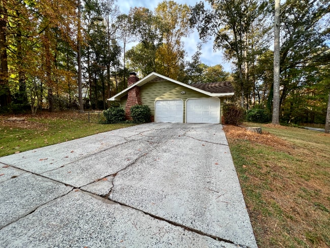 Building Photo - 2552 Marcia Dr SW