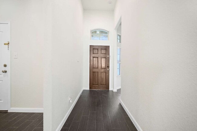 Building Photo - "Charming 3-Bedroom Oasis with 2 Baths in ...