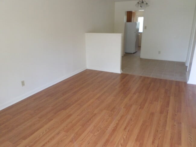 Building Photo - 1811 Poage Ave