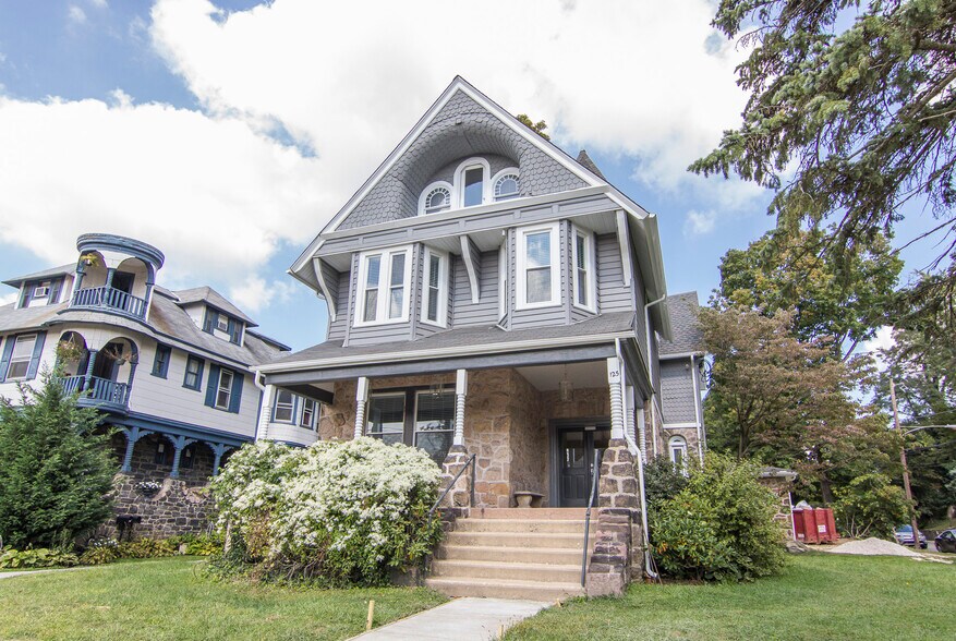 Primary Photo - 125 Windsor Ave