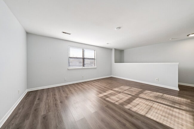 Floorplan - Manhattan Square