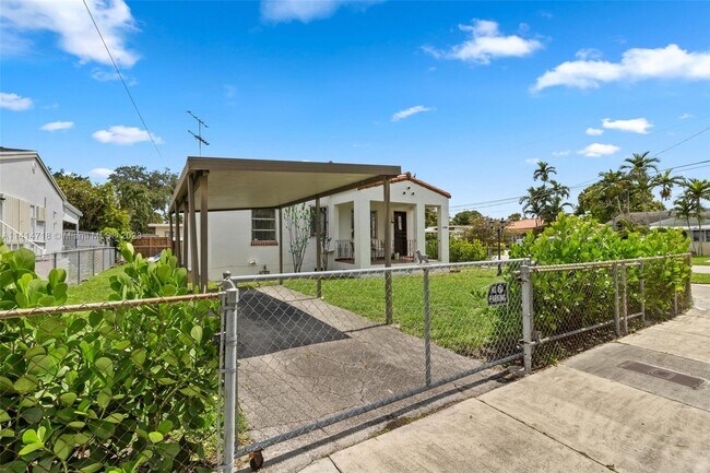 Building Photo - 4798 SW 1st St