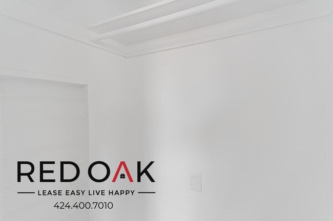 Building Photo - 5164 Clinton St