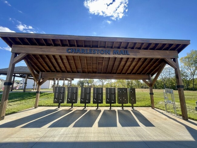 Building Photo - 3 Bedroom 2 1/2 Bath Luxury Home Near Madison Street!