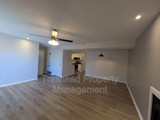 Building Photo - 3632 Wyoming St