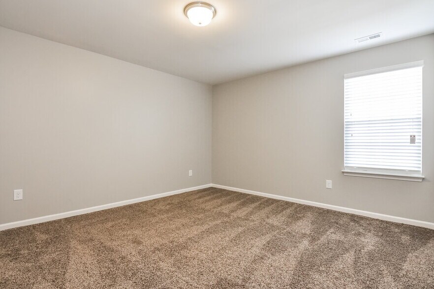 Building Photo - 5006 Watsonia Dr