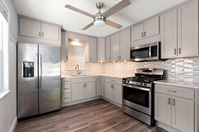 Building Photo - 9604 S Knox Ave